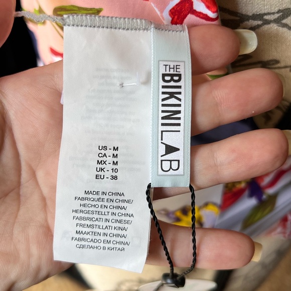 NWT Woman’s The Bikini Lab one pice floral bathing suit - Picture 3 of 16